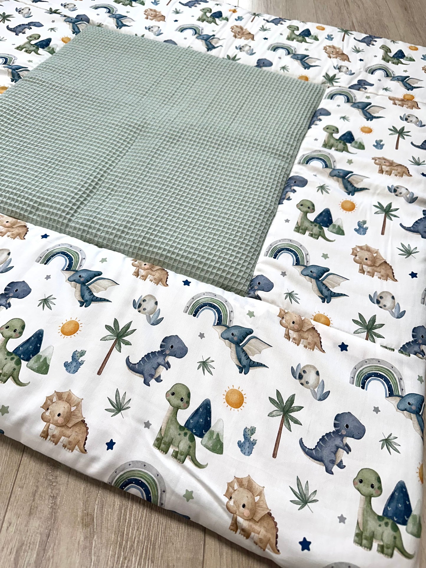 Krabbeldecke/Laufstalleinlage kleiner Dino Boy