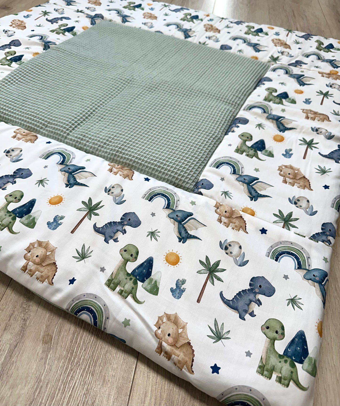 Krabbeldecke/Laufstalleinlage kleiner Dino Boy