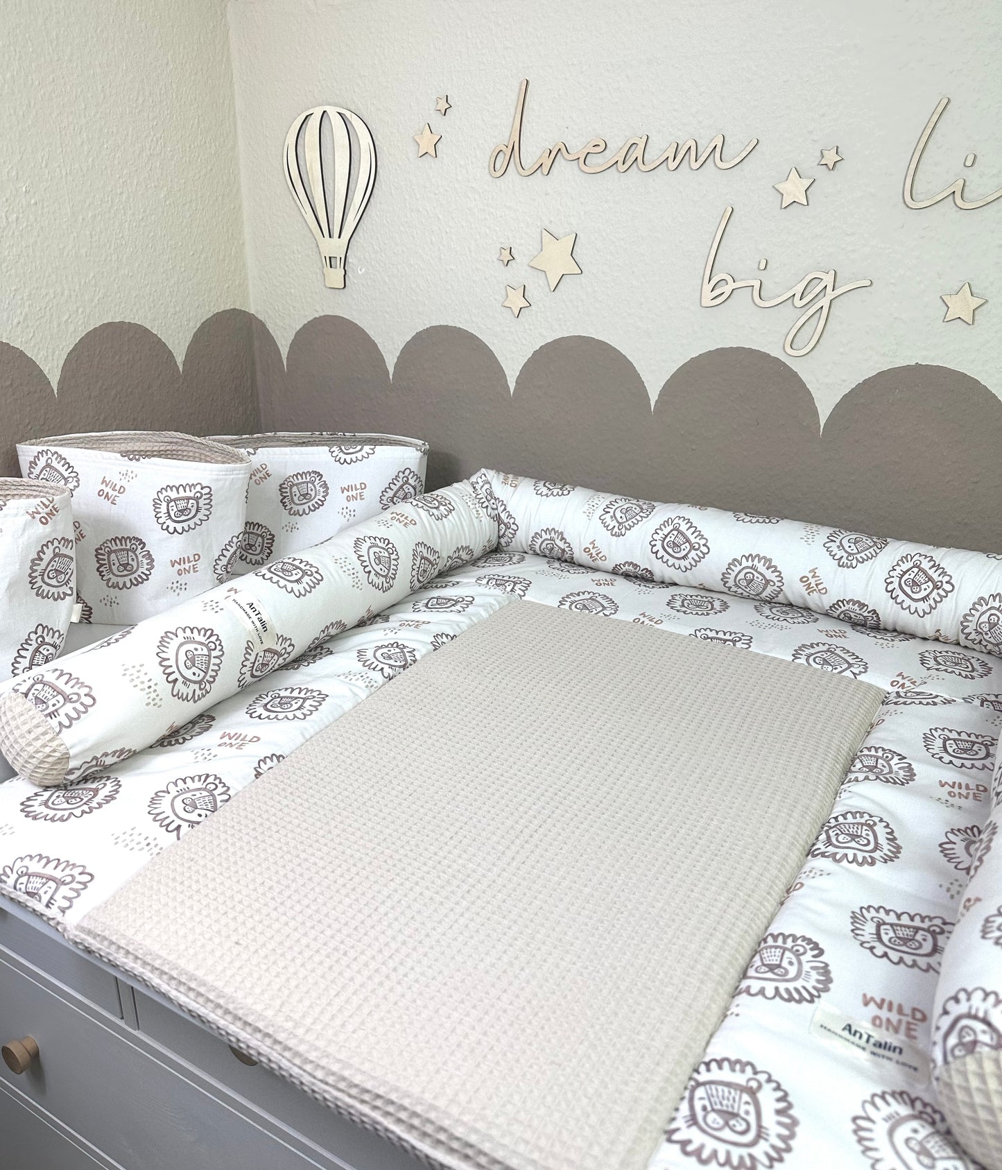 Wickeltischumrandung Lion