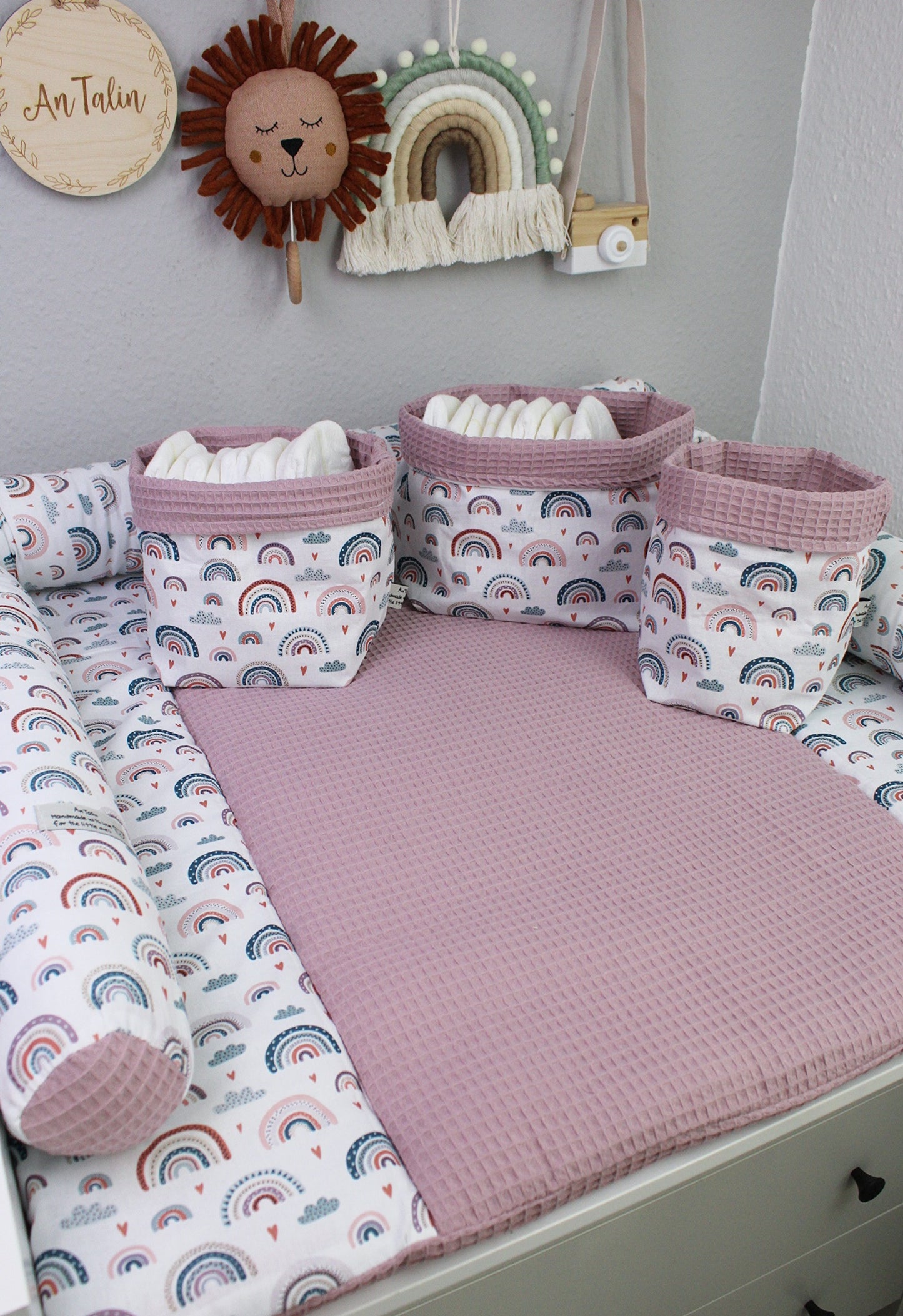 Wickeltischumrandung Regenbogen altrosa pastel