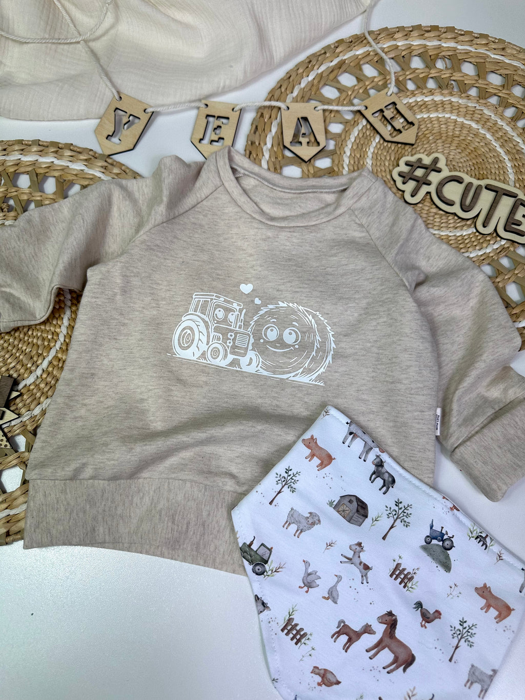 Sweater beige Bauernhof - AnTalin