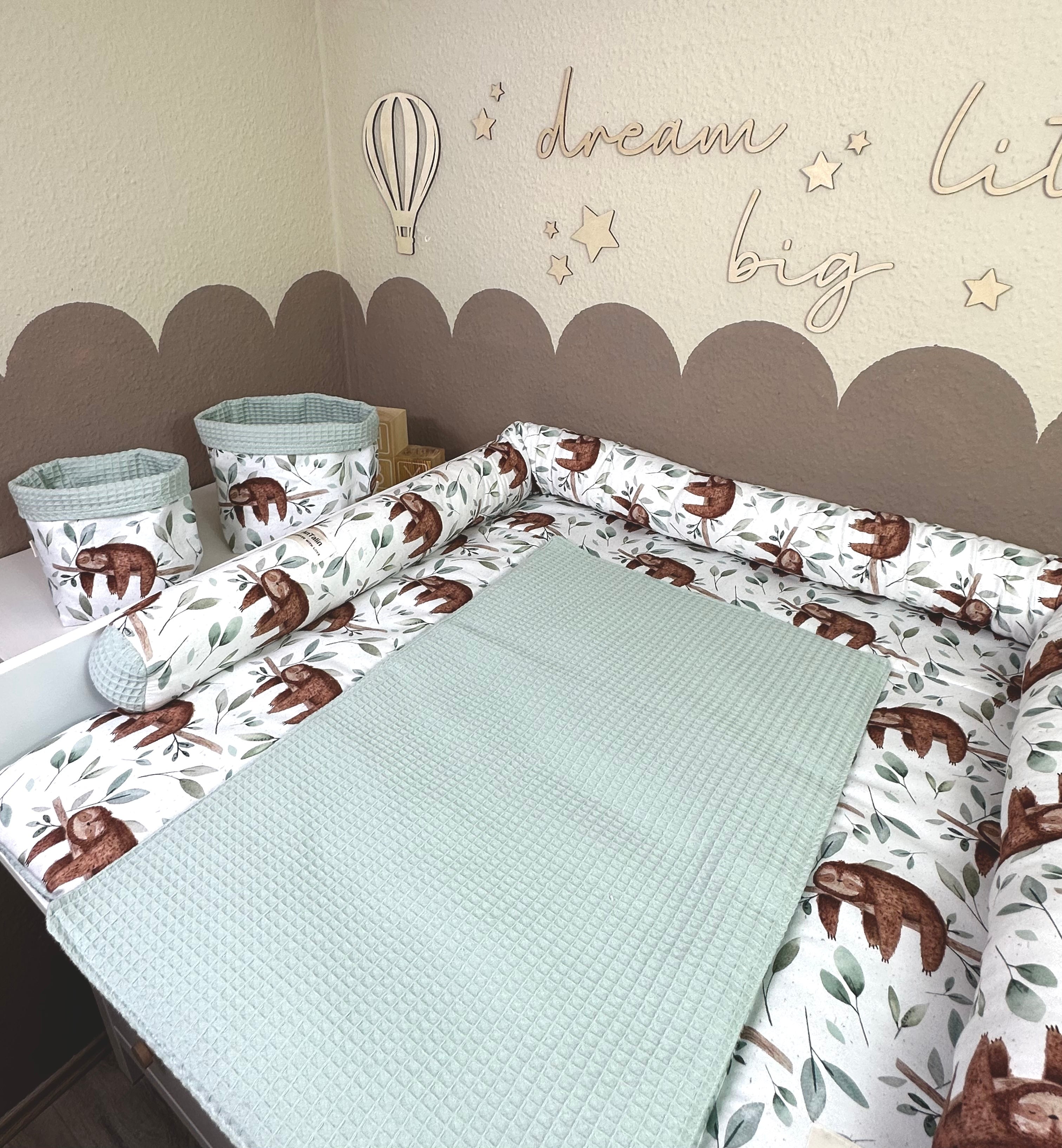 Wickelauflagen Set 5-teilig, Sloth Waffelpique in mintgrün, weiche und saugfähige Babywickelunterlagen von AnTalin