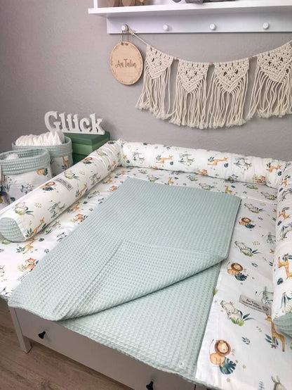 Wickelauflagen Set 5-teilig Safari Liebre in mintgrün, Waffelpique, AnTalin, weiche und bequeme Wickelunterlagen