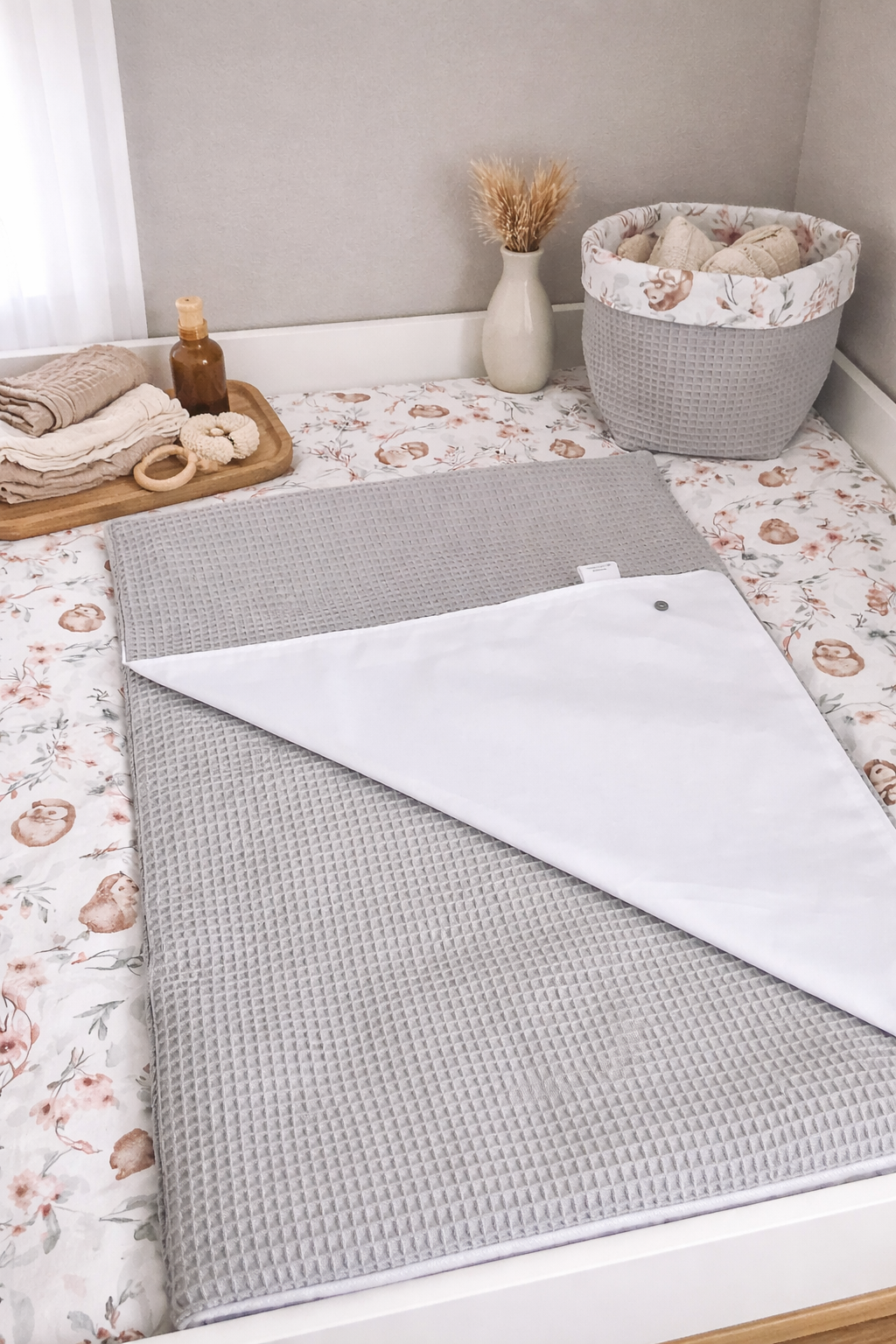 Weiche Extra-Auflage für Wickelauflagen von AnTalin, komfortabler Schutz für Baby-Wickelstation, rutschfestes Material.