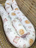 Wickeltischumrandung für Baby Mädchen im Boho-Stil, pinke und beige Muster, von AnTalin, weiche und schützende Babyausstattung