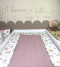 Wickelauflage Boho Baby Girl von AnTalin, Waffelpique in altrosa, weiche und stilvolle Wickelunterlage für Mädchen
