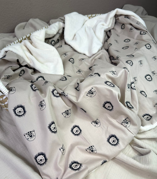 Kuscheldecke Löwenkopf beige 1m x 1m - AnTalin