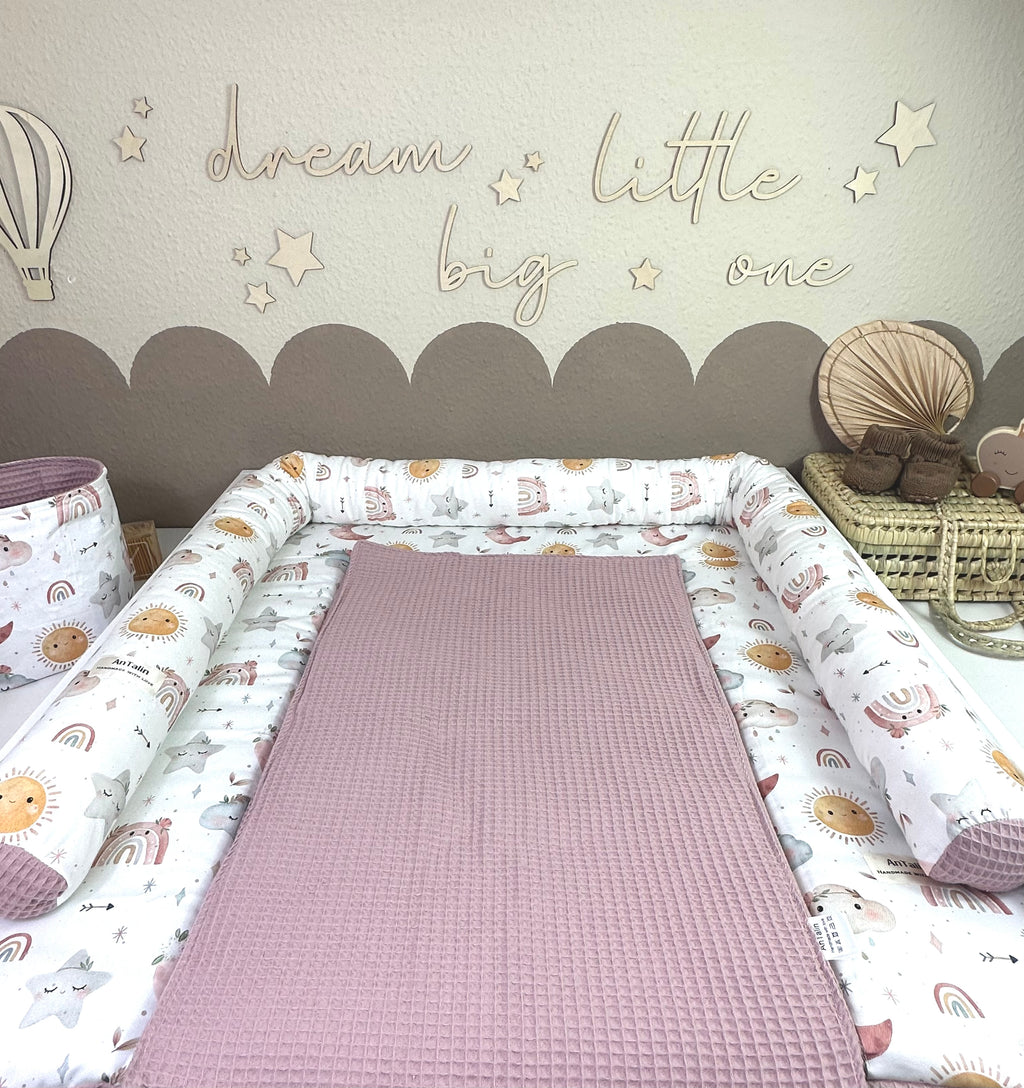 Wickeltischumrandung für Baby Mädchen im Boho-Stil, AnTalin, bunte Stoffumrandung mit Muster, weiche Baby Wickelauflage