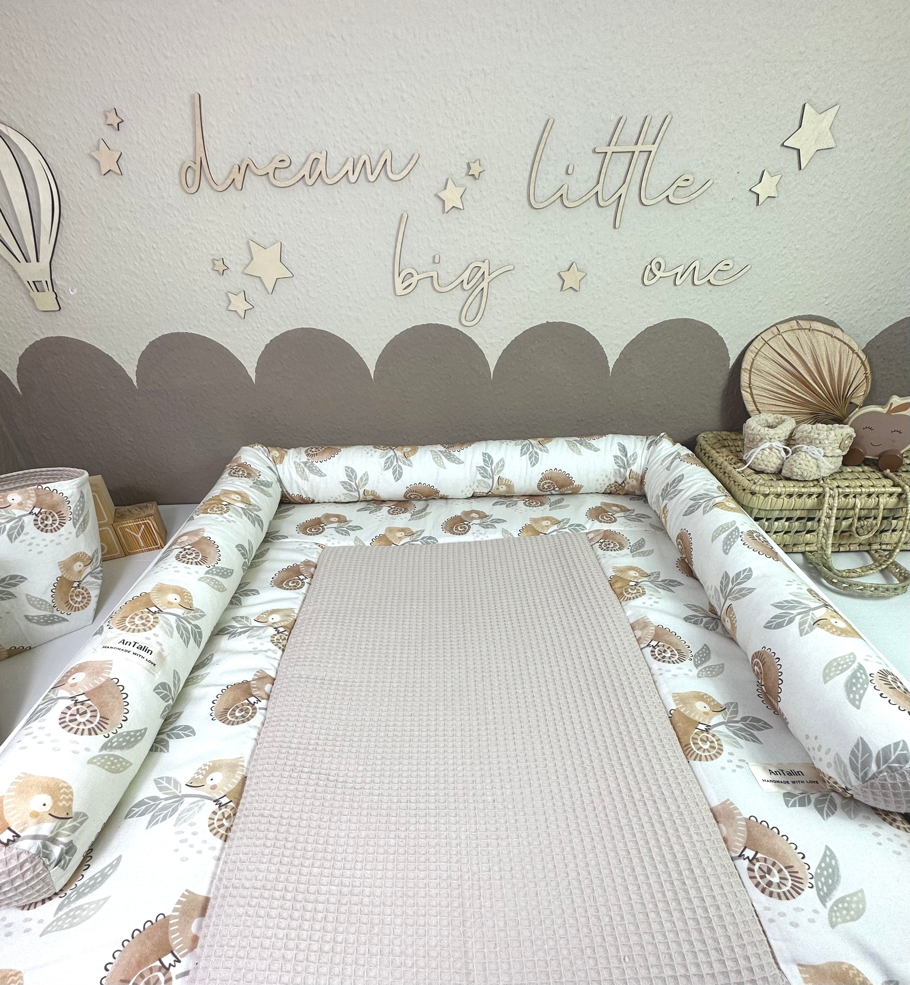Wickelauflagen Set 5-teilig von AnTalin, Waffelpique in hellbeige, weich und komfortabel für Babywickelstation.