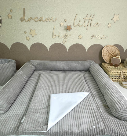 Wickelauflagen Set 5tlg. Aus weichem Breitcord - Komfort und Stil für dein Baby