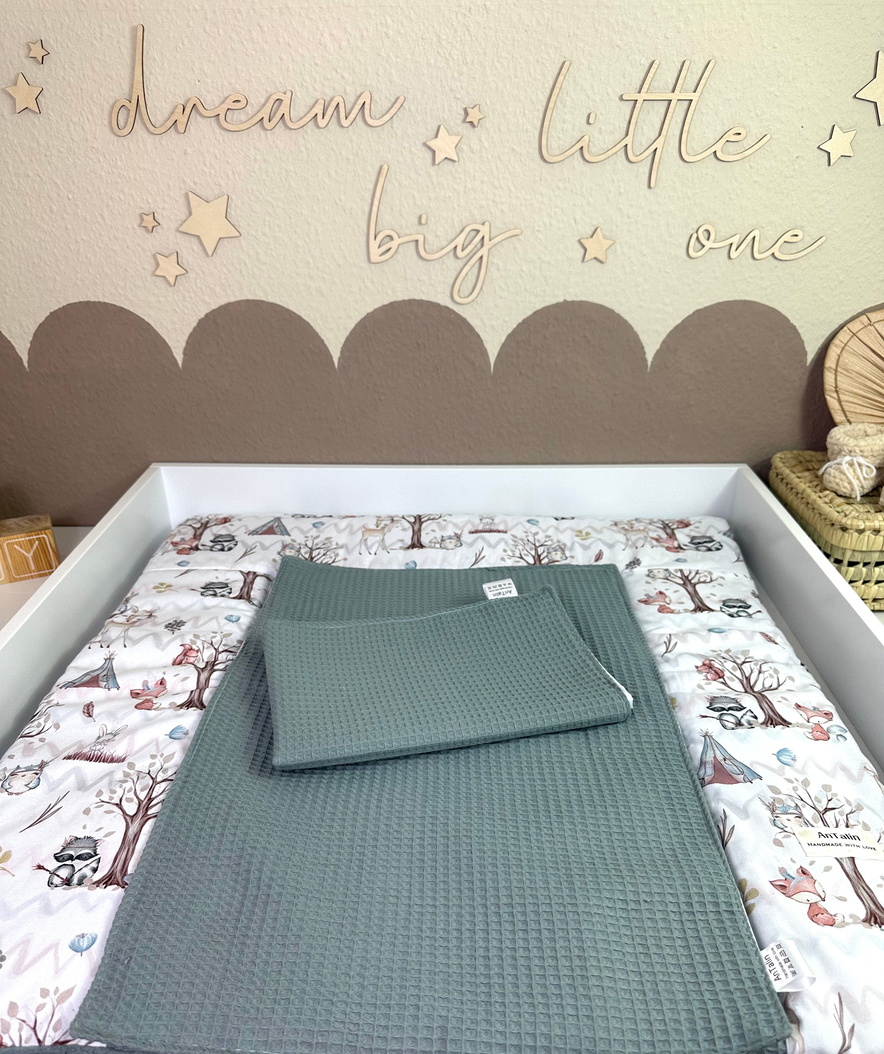 Wickelauflage Set 3-teilig mit Waldtier-Motiv aus Waffelpique in Dusty Mint, von AnTalin.