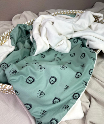 Kuscheldecke Löwenkopf grün