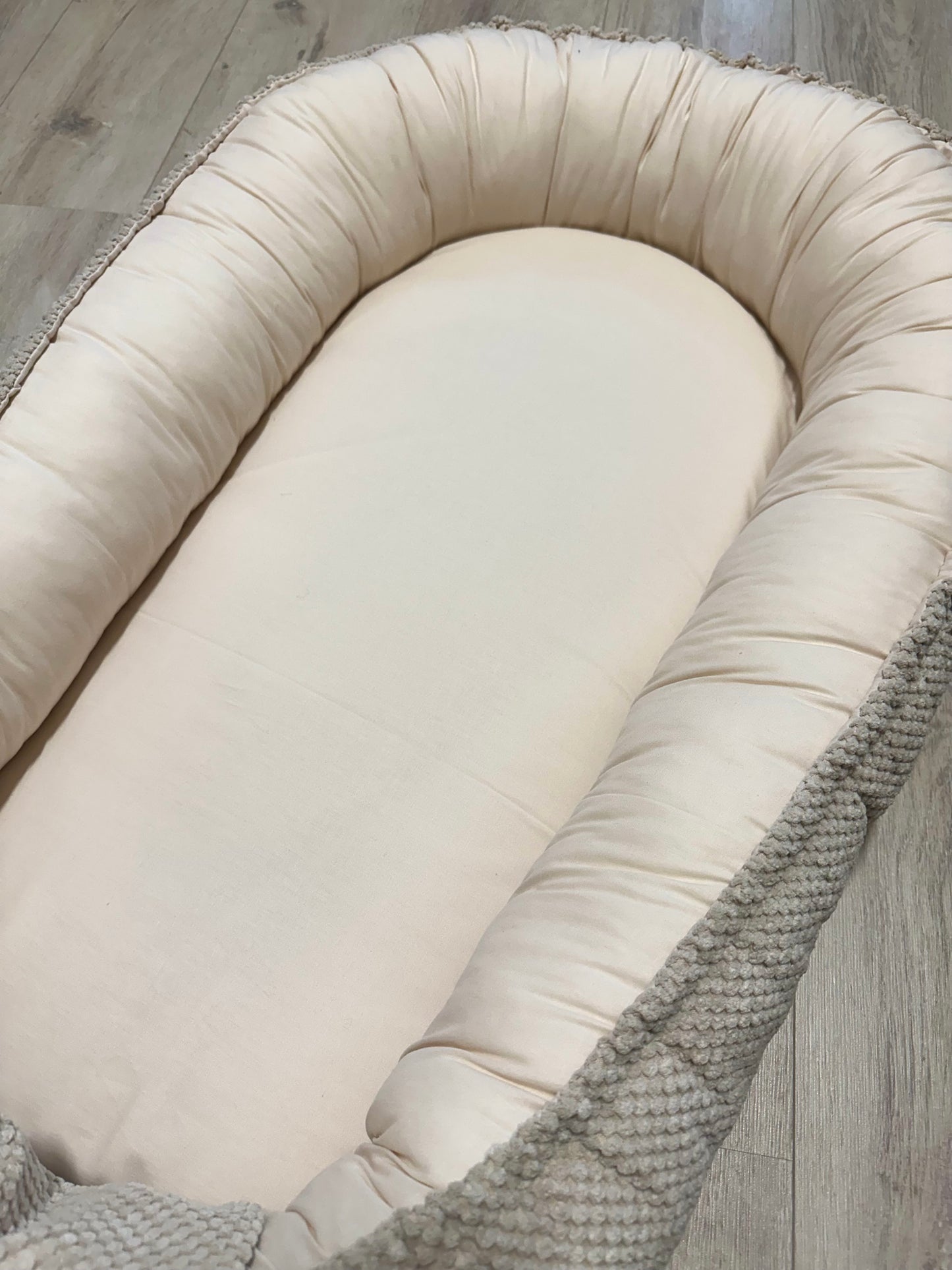Nestchen Velvet Baumwollstoff beige mit Kordelabdeckung