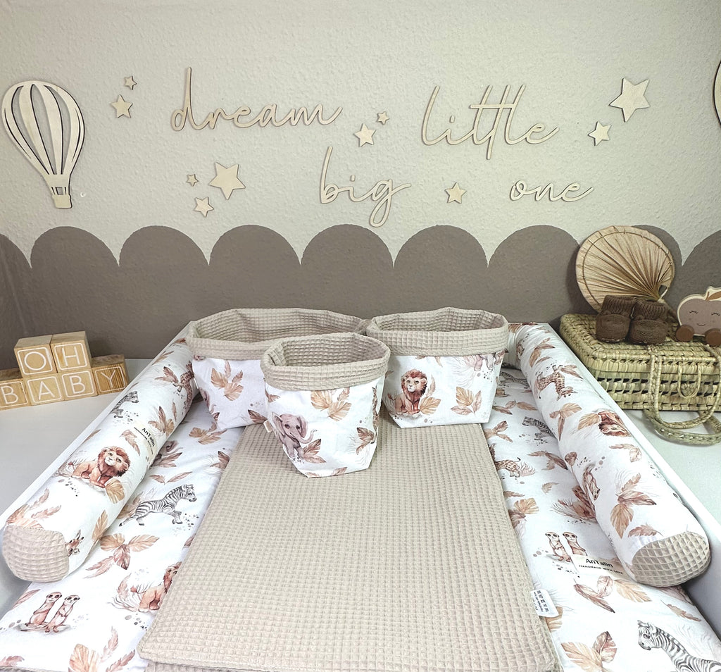 Fünfteiliges Wickelauflagen-Set Safari Waffelpique in hellbeige von AnTalin, weiche Textur, ideal für Babywickelstationen