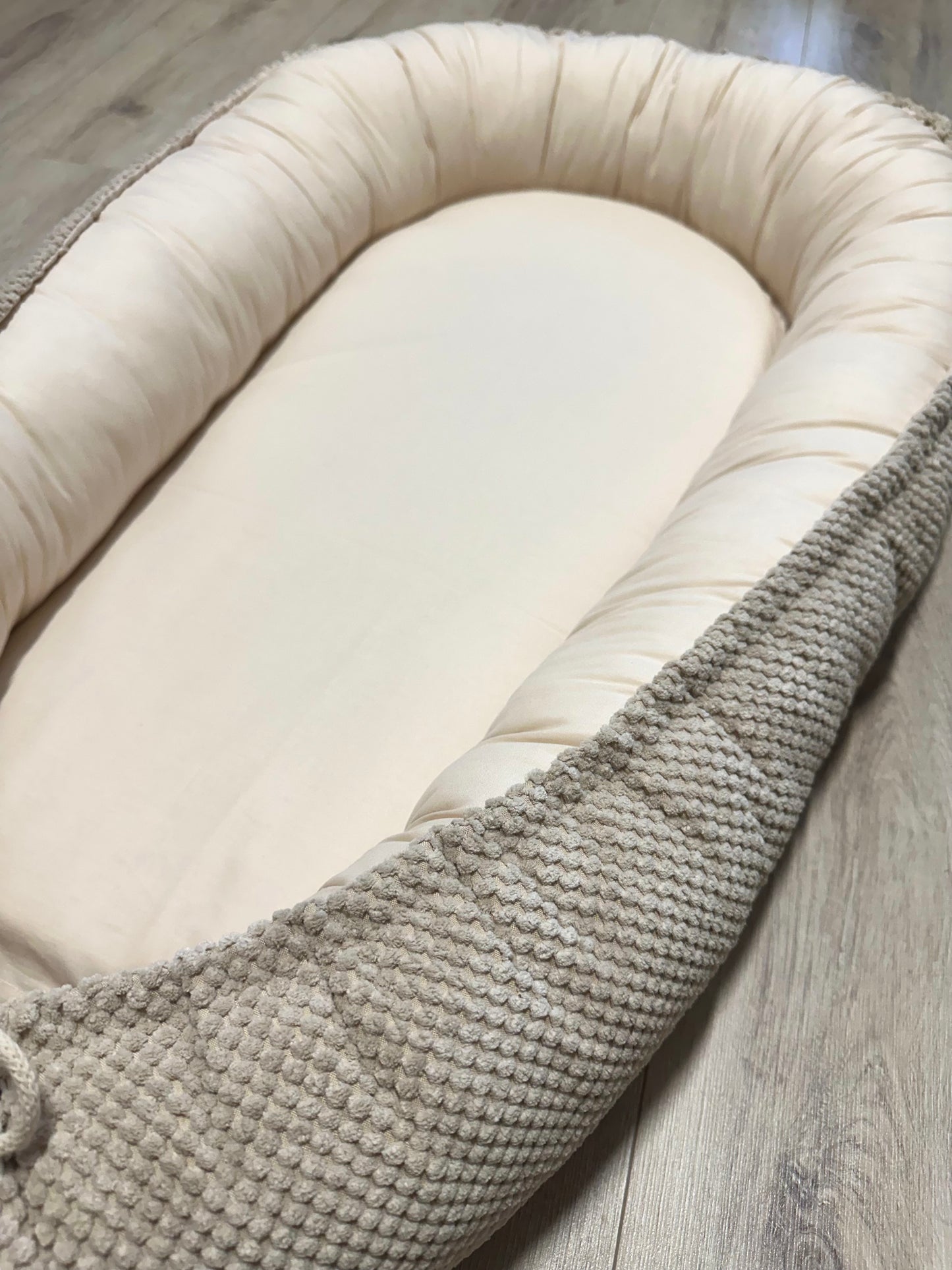 Nestchen Velvet Baumwollstoff beige mit Kordelabdeckung