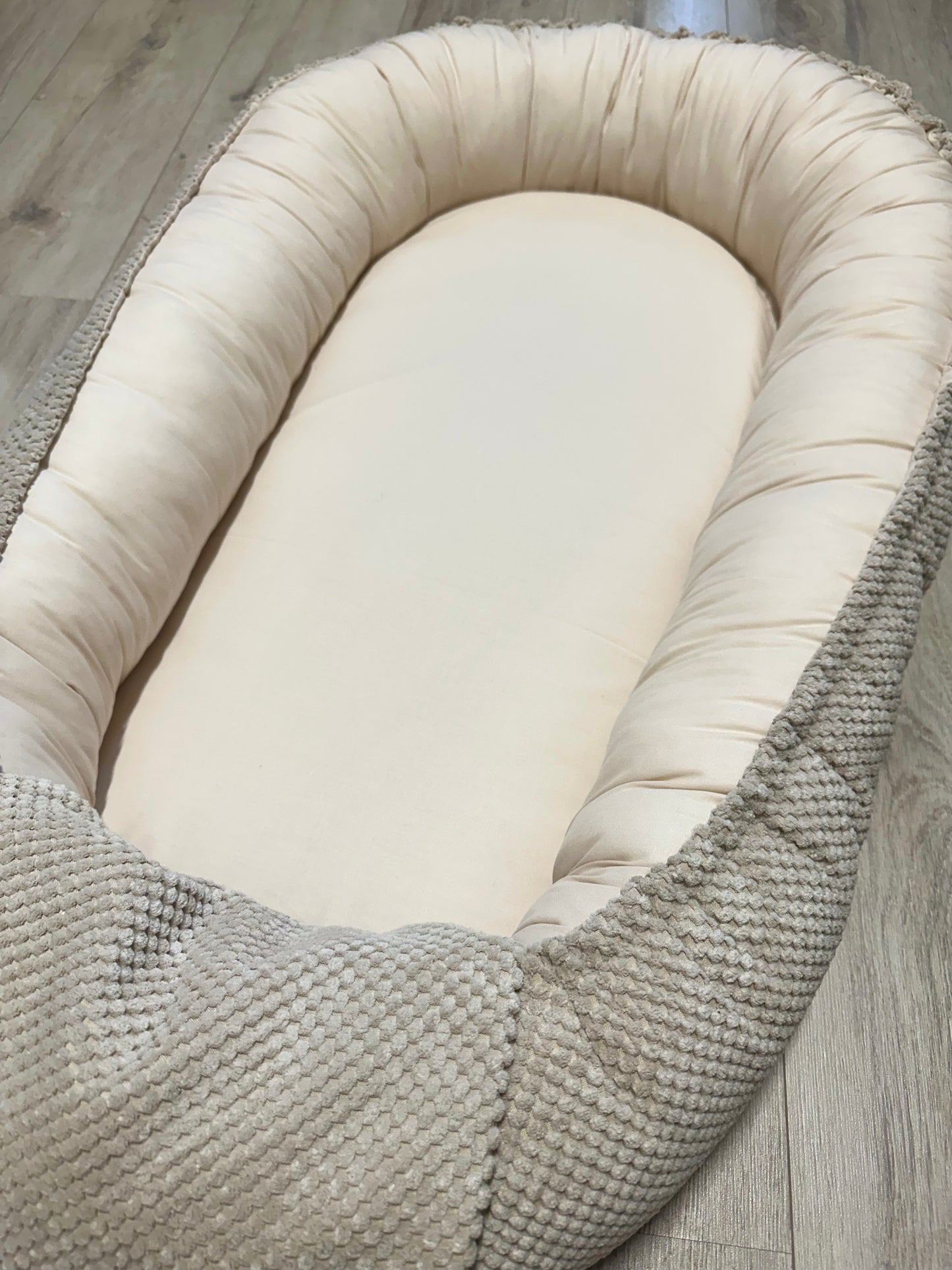Nestchen Velvet Baumwollstoff beige mit Kordelabdeckung