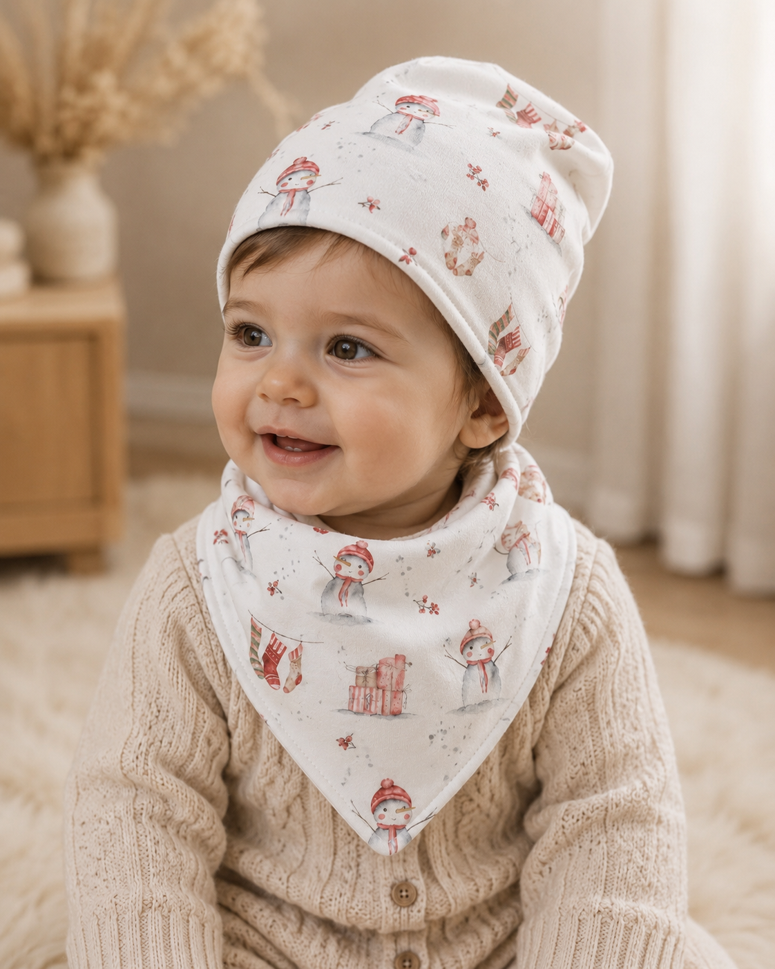 Halstuch Winterzauber- Handgefertigtes Dreieckstuch für Babys & Kleinkinder mit Schneemann-Motiv