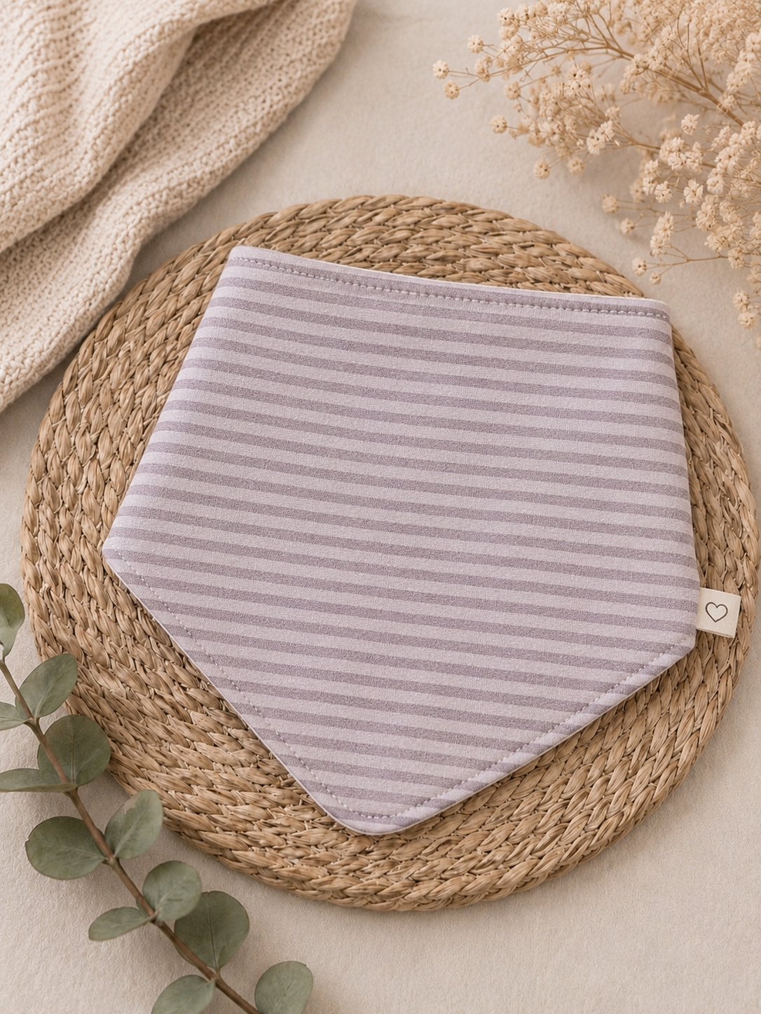 Halstuch aus Jersey mit Streifen beige - Handgefertigtes Dreieckstuch für Babys & Kleinkinder