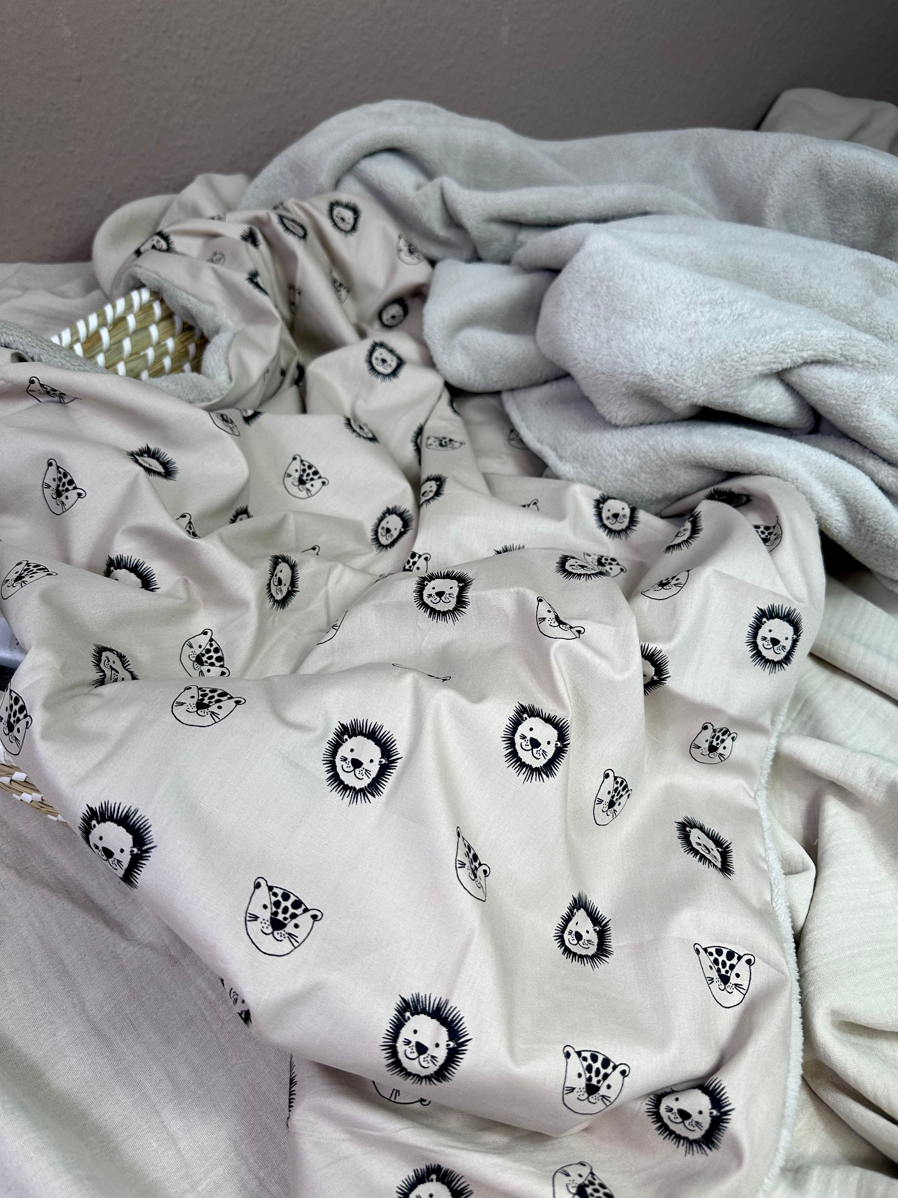 Kuscheldecke Löwenkopf beige - AnTalin