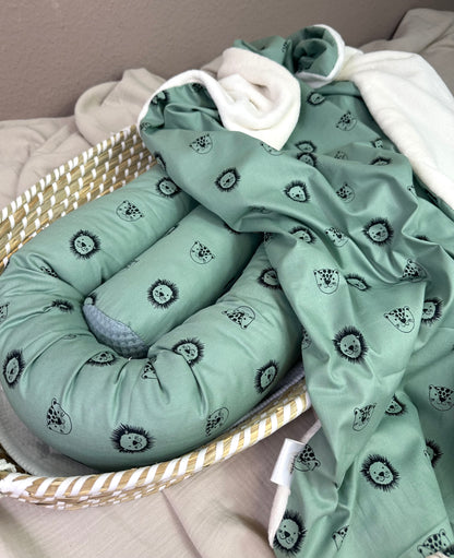 Kuscheldecke Löwenkopf grün