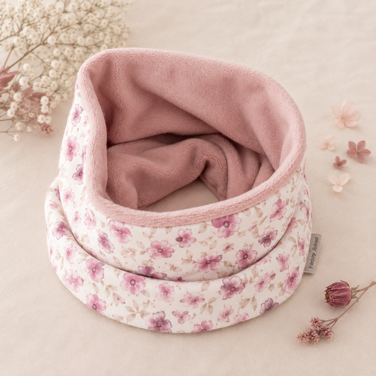 Loop Schal Blütenhauch rosa mit kuscheligen Fleece - Stilvoller Begleiter für kalte Tage