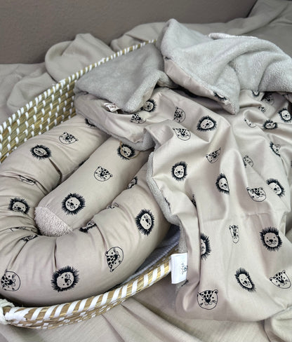 Kuscheldecke Löwenkopf beige