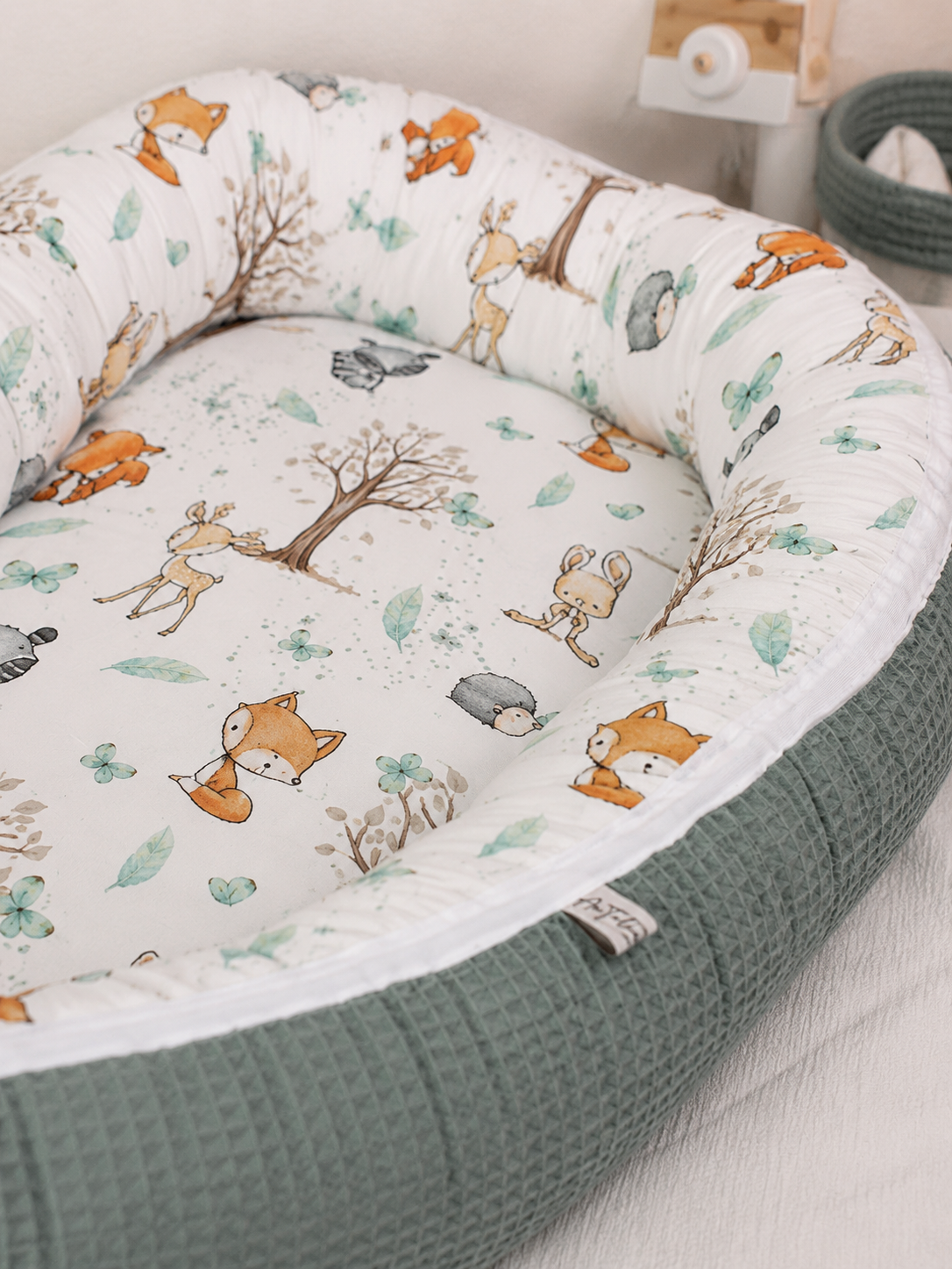 Weiches Nestchen Waldfreunde von AnTalin mit Waldmotiven, schützt und schmückt Babybett, aus Baumwolle, für sicheren Babyschlaf