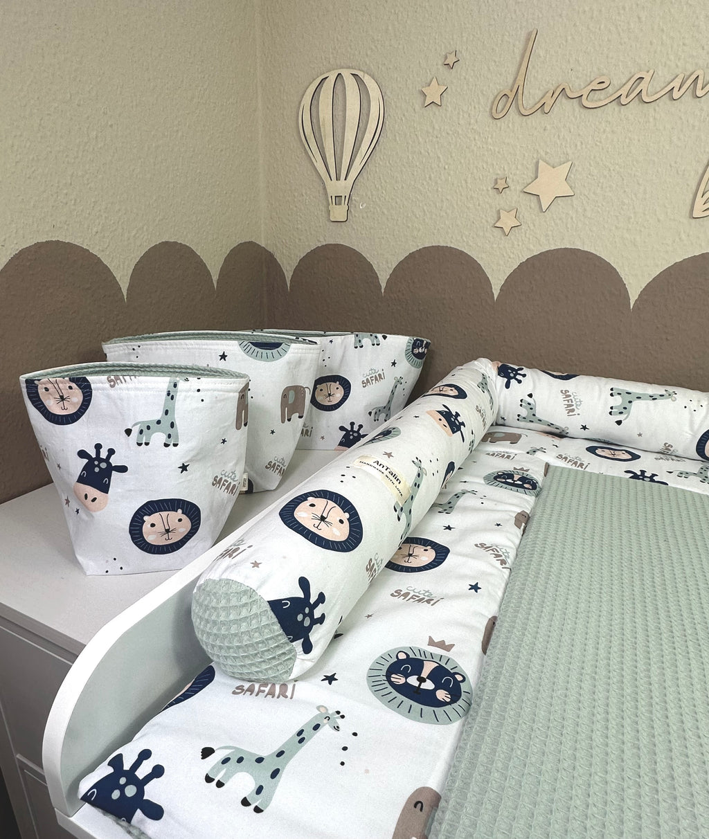 Wickelauflagen-Set 5-teilig Small Wildlife in Waffelpique mintgrün von AnTalin, weiche und bequeme Wickelunterlagen für Babys