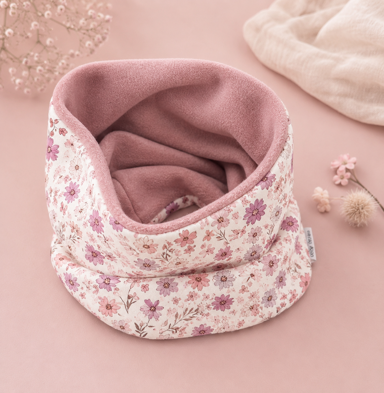 Loop Schal Blütenhauch rosa mit kuscheligen Fleece - Stilvoller Begleiter für kalte Tage