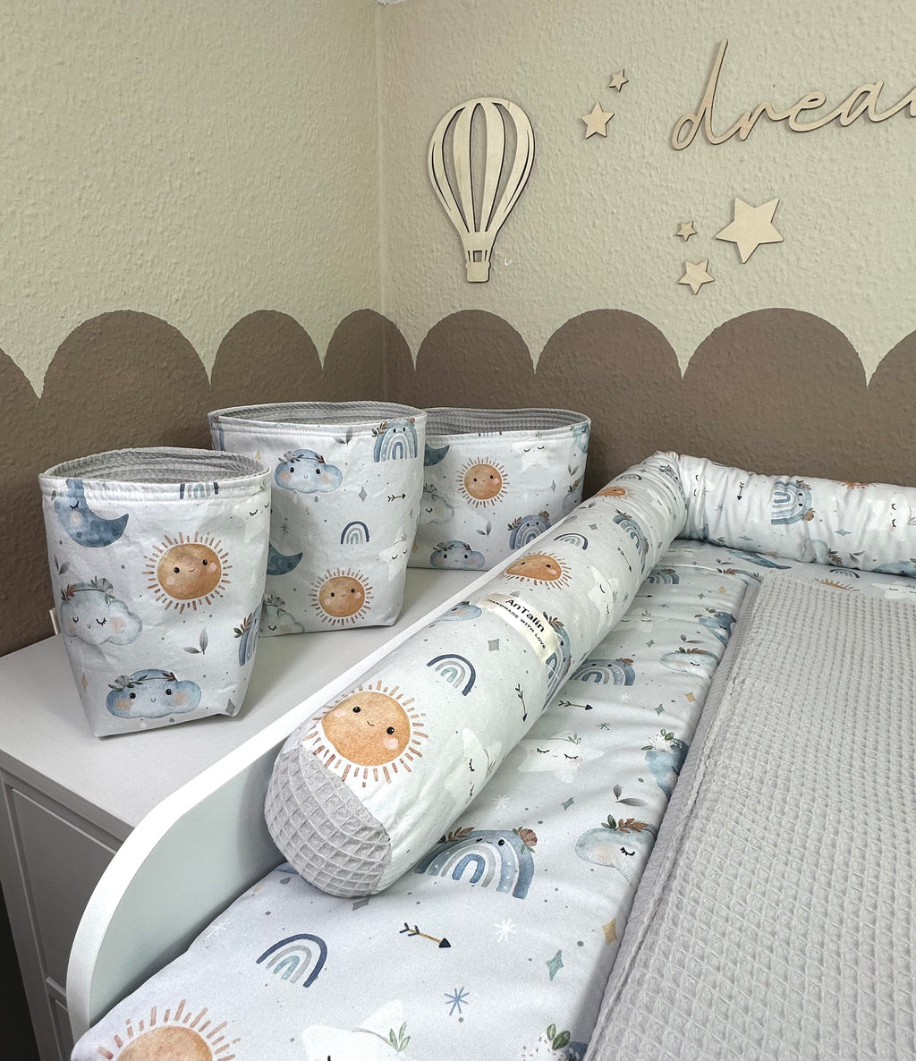 Wickeltischumrandung im Boho-Stil für Baby Jungen, von AnTalin, mit bunten Mustern und weichem Stoff, ideal für das Wickelset.