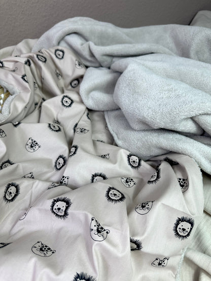 Kuscheldecke Löwenkopf beige