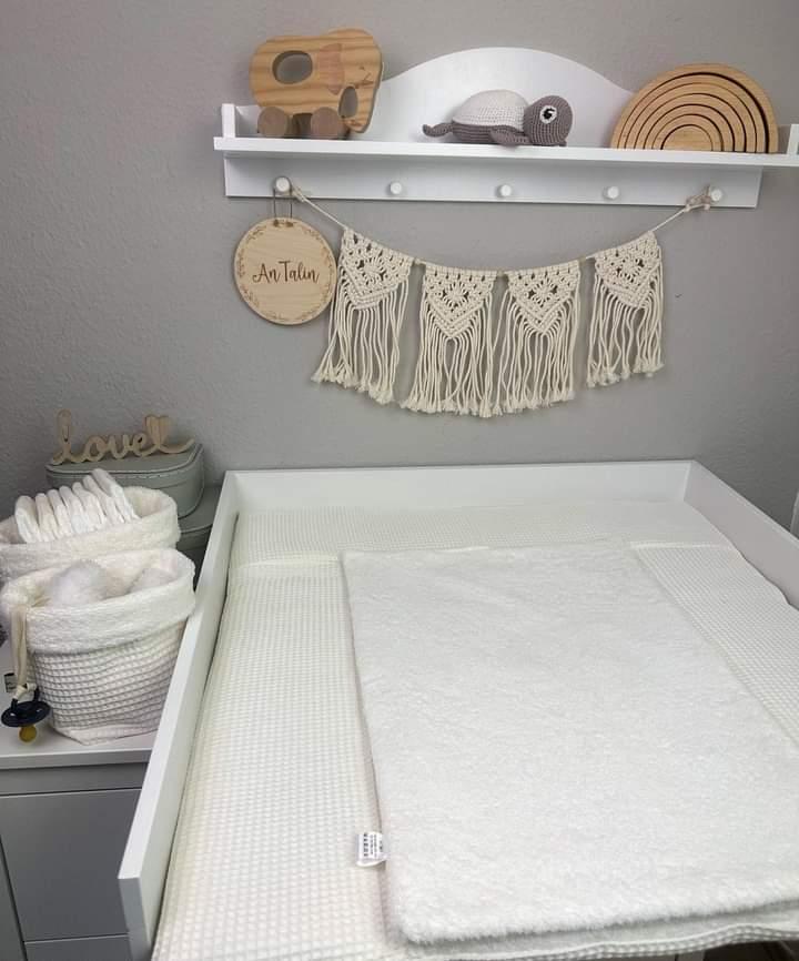Waffelpique Wickelauflage in Ecru von AnTalin, weiche und saugfähige Unterlage für Babys, flauschiges Textur, ideal für Wickelstation.