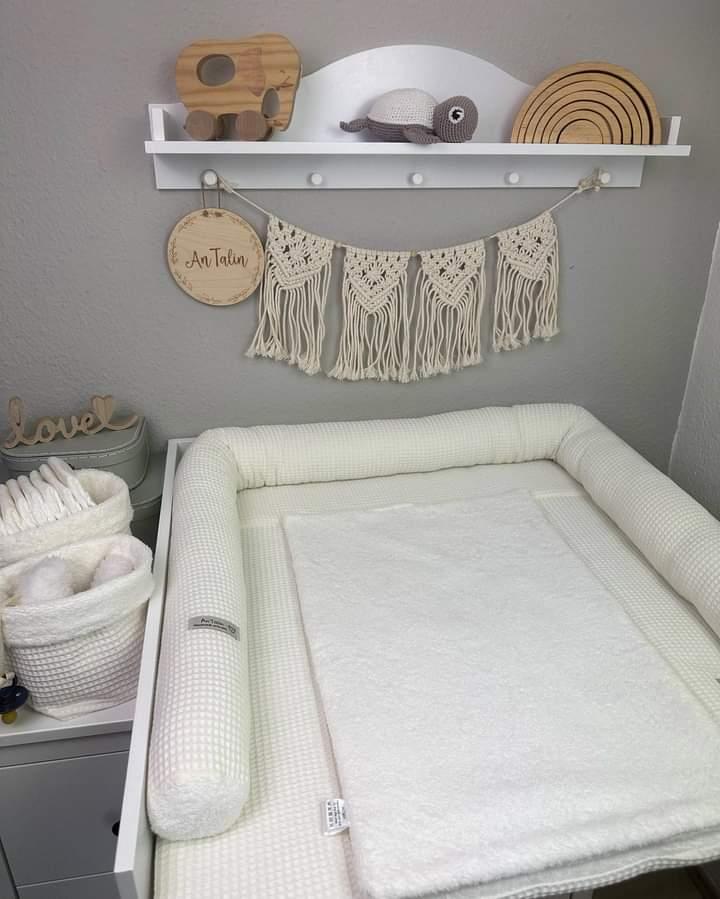 Wickelauflage Waffelpique ecru von AnTalin, weiche und saugfähige Wickelunterlage mit Waffelmuster, ideal für Babywickelstationen