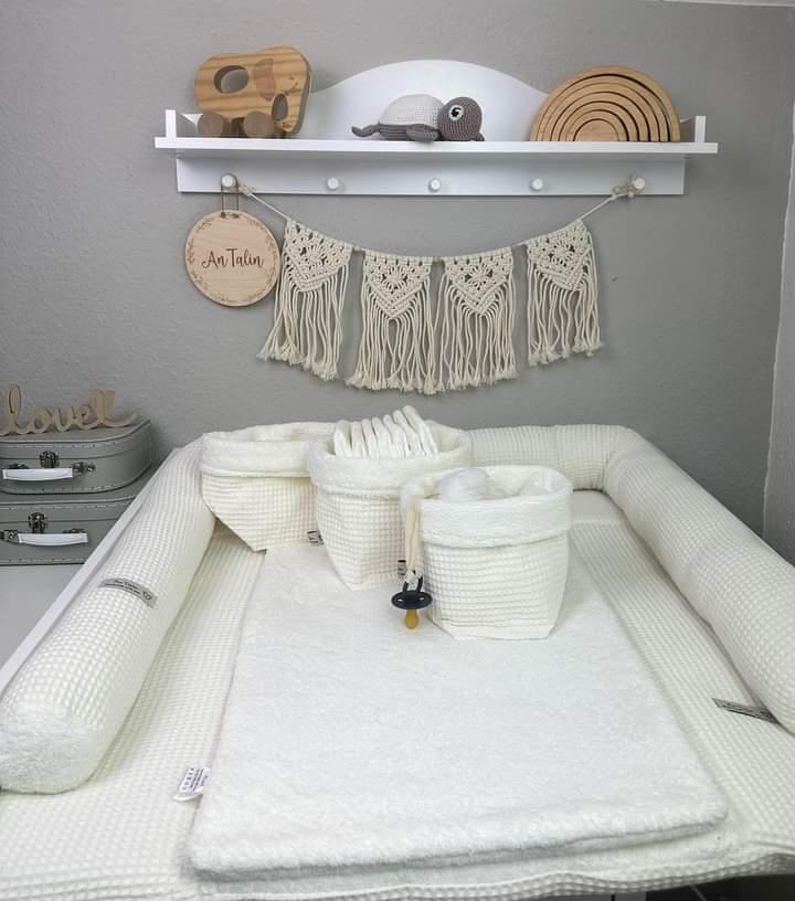 Waffelpique Wickelauflage in Ecru von AnTalin, weiche Oberfläche für Babys, perfekt zum Wickeln, helles und angenehmes Design