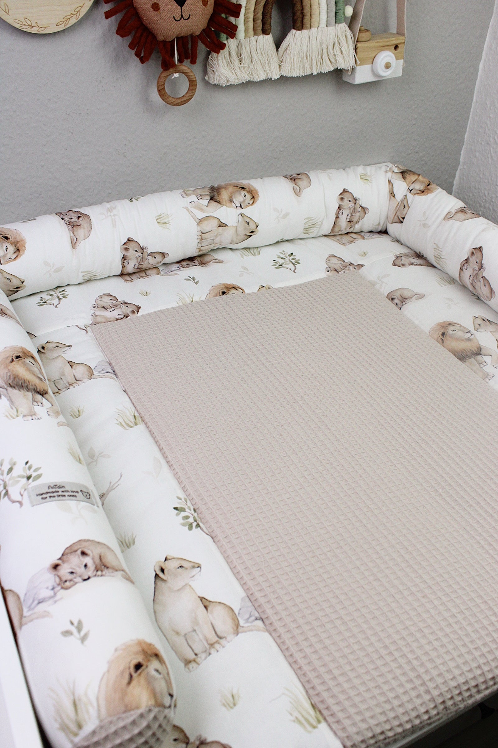 Wickelauflagen Set 5tlg. Löwenfamilie von AnTalin mit bunten Tiermotiven für Babys und Kleinkinder