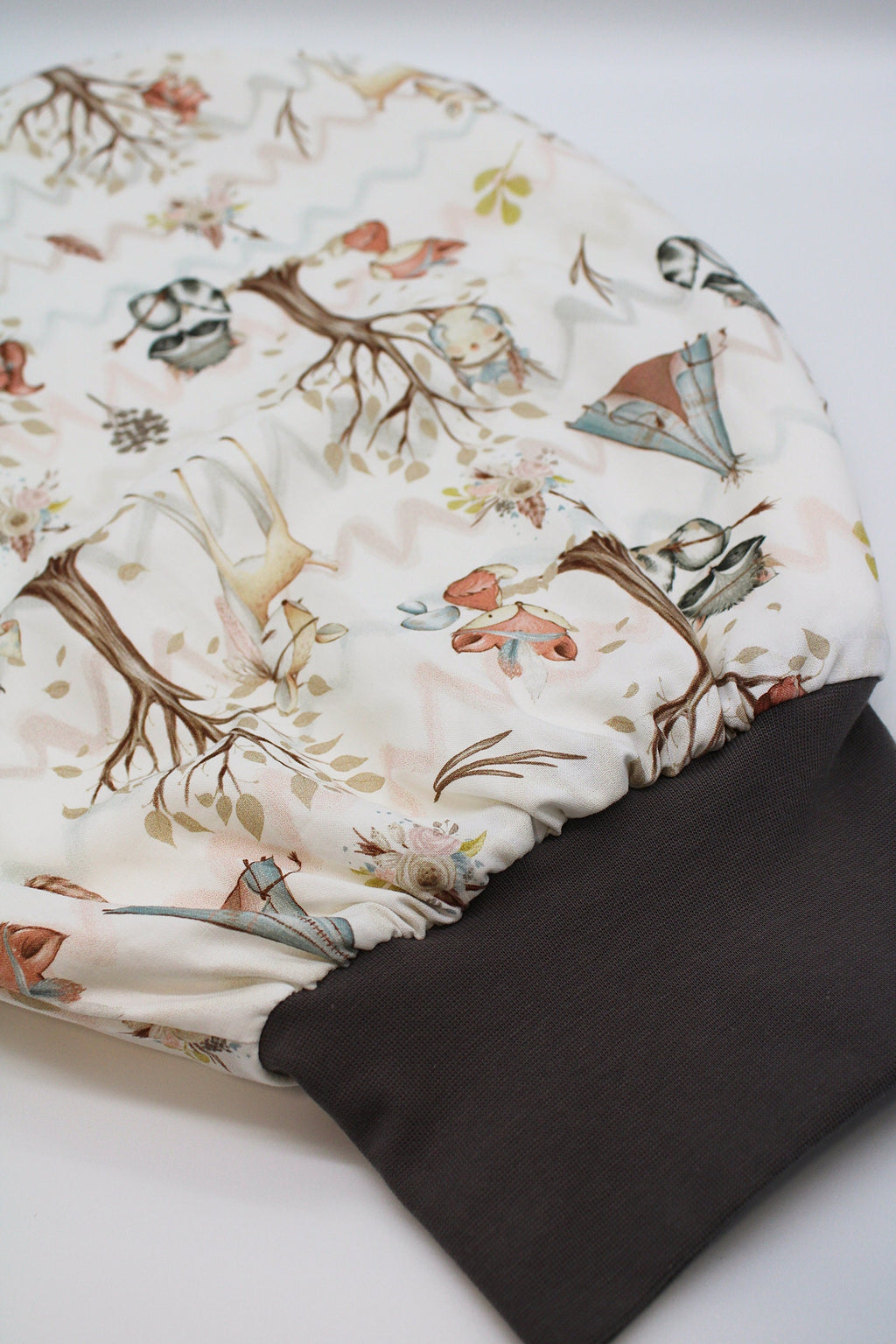 Weicher AnTalin Strampelsack mit Waldtiere Motiv, warm Schlafsack und Pucksack für Babys, detailreiche Tiermuster, angenehmes Material